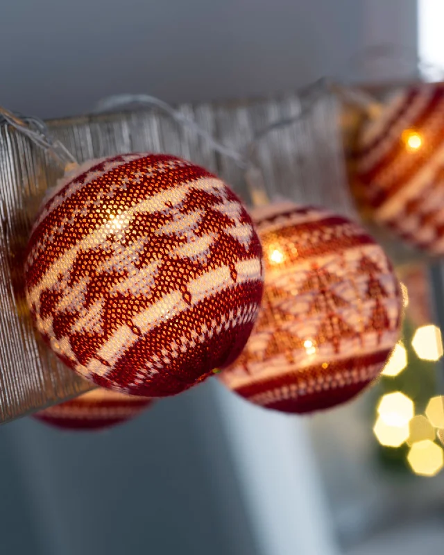 Holiday Season Cotton Ball 20 LED Fairisle Light String, 3 m