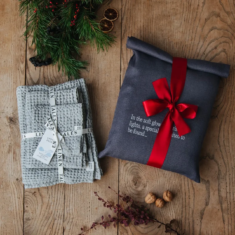 Holiday Treats Bath Towels + Gift Bag