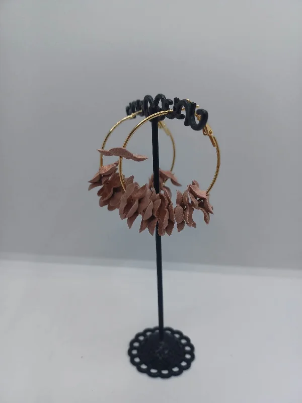 Christmas Centerpiece Gold Hoop Earrings w/ Ash Pink Flowers