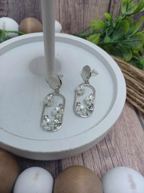 Christmas Advent Calendar Silver Rounded Floral Earrings w/ White Flowers & Rhinestones Christmas Advent Calendar Silver Rounded Floral Earrings w/ White Flowers & Rhinestones