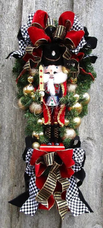 Christmas Chilly Nights Beacon Hill Nutcracker Swag
