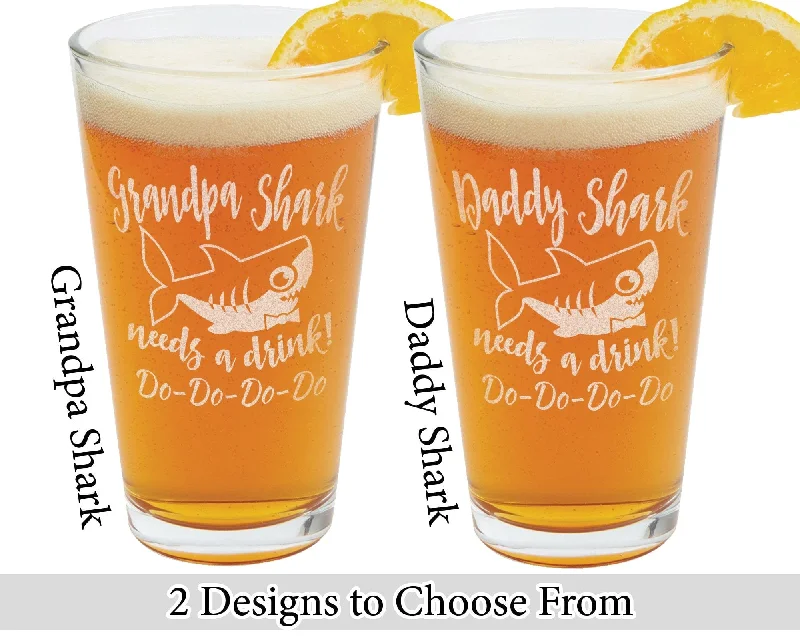 Christmas Movie Night Daddy or Grandpa Shark Needs a Drink Do Do Do Birthday Father's Day Gift from Daughter Son Funny New Dad to Be for Husband Baby Shower Glass Christmas Movie Night Daddy or Grandpa Shark Needs a Drink Do Do Do Birthday Father's Day Gift from Daughter Son Funny New Dad to Be for Husband Baby Shower Glass