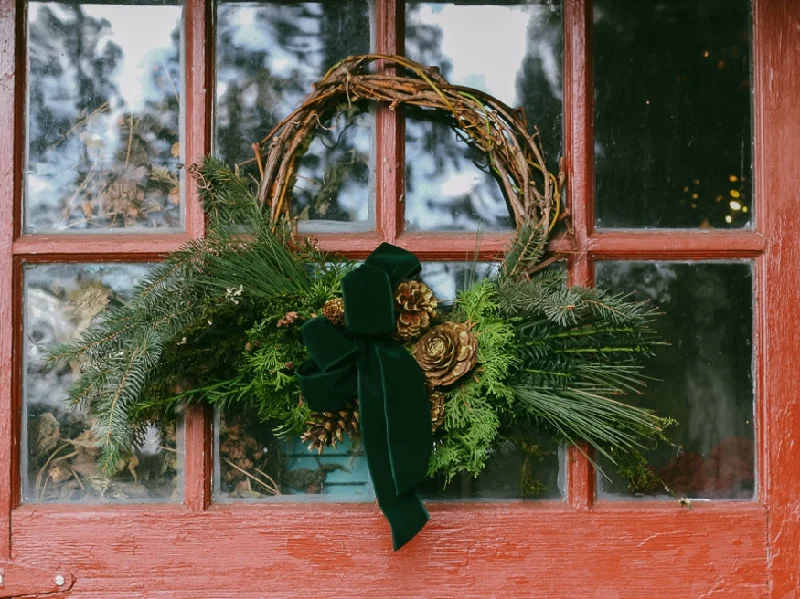 Christmas Beautiful Lights Evergreen Grove Wreath - 25 inch