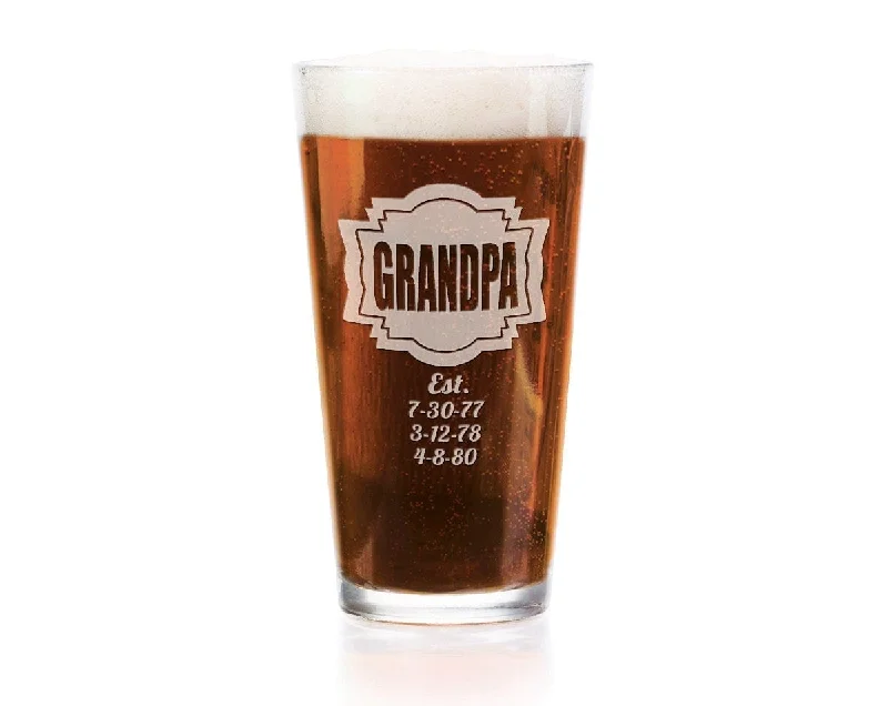 Christmas Wreath Grandpa Dad Custom with Kids Birthdates Pub Glass 16 Oz Personalized For Grandparents PaPa Pop Papaw Daddy Fathers Day Gift for Grandfather Christmas Wreath Grandpa Dad Custom with Kids Birthdates Pub Glass 16 Oz Personalized For Grandparents PaPa Pop Papaw Daddy Fathers Day Gift for Grandfather