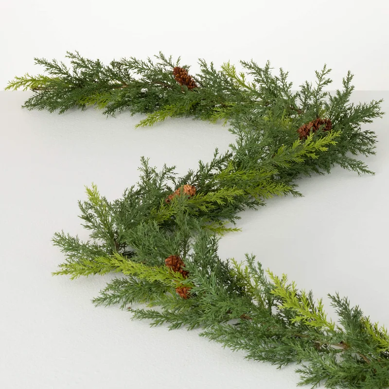 Christmas Dinner Arborvitae Garland